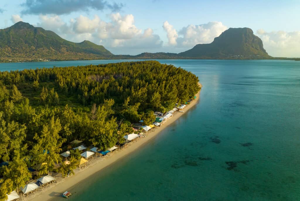 Croisière en catamaran vers l'île aux Bénitiers