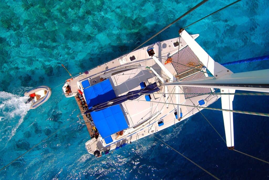 Croisière au coucher du soleil en catamaran avec repas, boissons et DJ