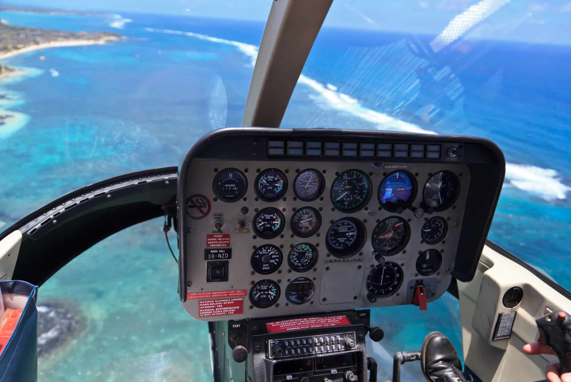 cockpit helicoptere maurice