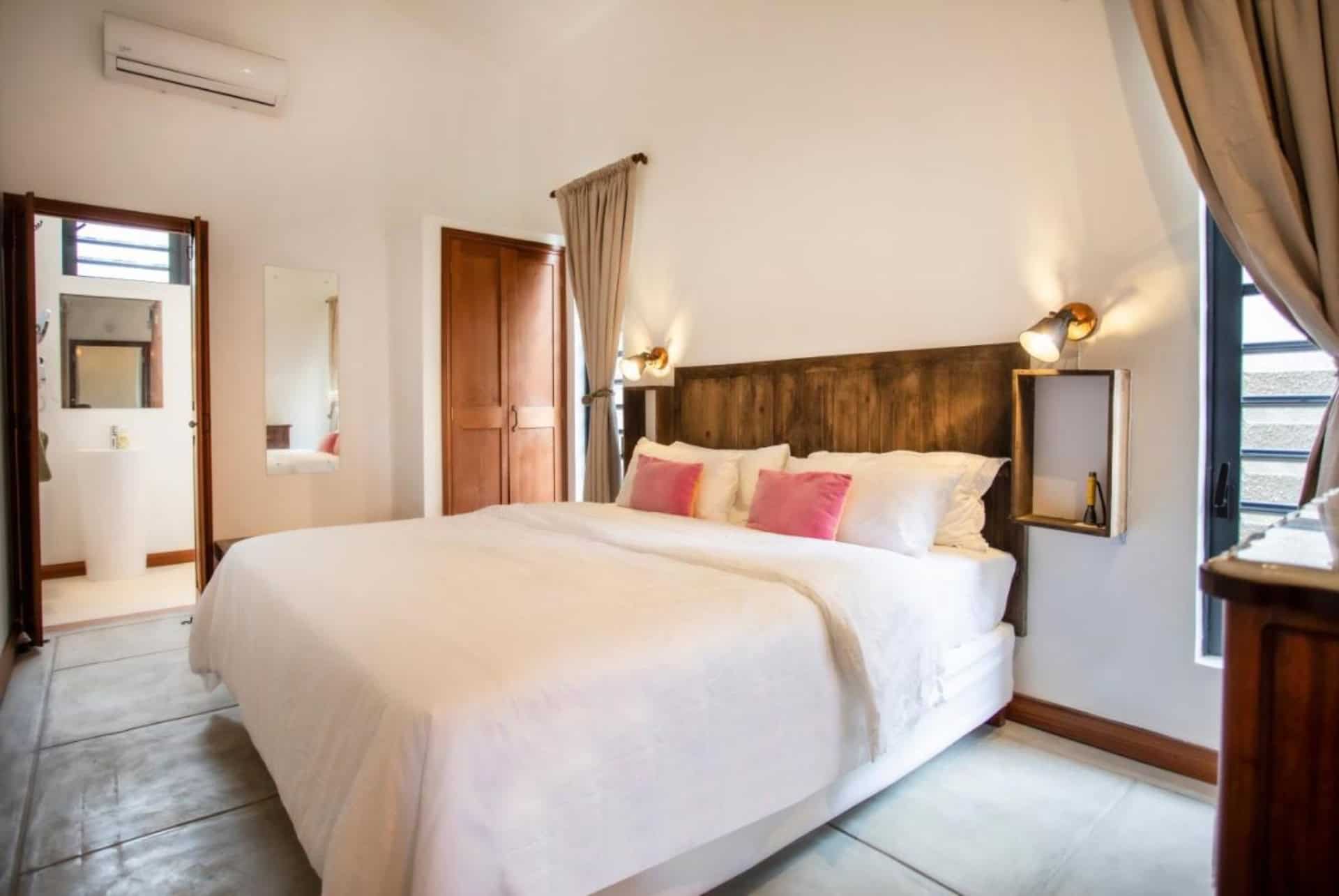 green cottage chamarel chambre