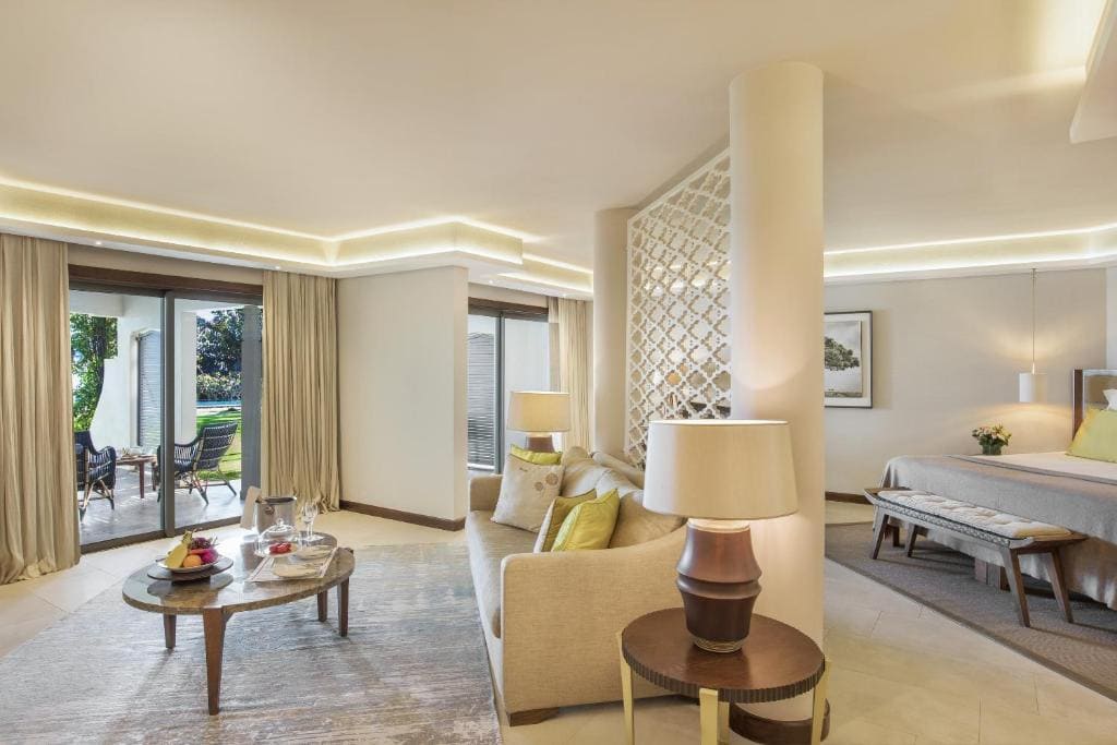 royal palm beachcomber luxury hotels avec piscine